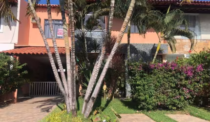 Casa em condomínio fechado com 4 suites e 4 vagas de garagem