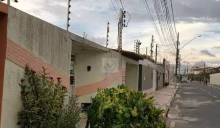 Excelente Casa a venda no bairro Coroa do Meio