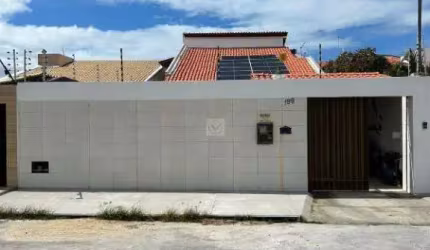 Excelente casa dúplex na Atalaia, com uma ótima oportunidade de morar duas quadras da Orla de Aracaju.