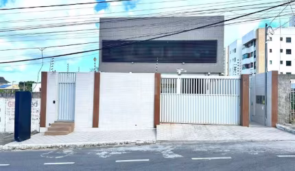 Bela Casa à venda na Atalaia.