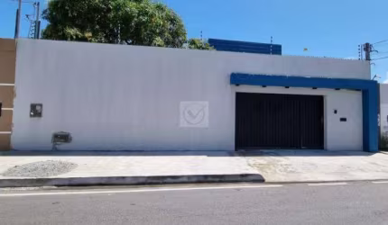 Casa Térrea Moderna no Bairro Coroa do Meio