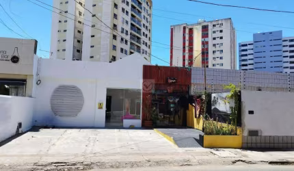 Aluguel de Casa Comercial na Avenida Professor Acrísio Cruz: Oportunidade Imperdível!