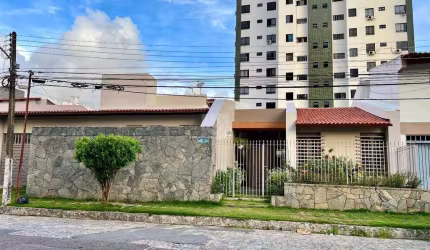 Casa para Aluguel Comercial com Piscina na 13 de Julho