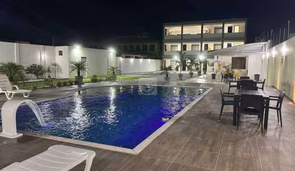 Casa para aluguel com Piscina, Sete Quartos, sendo 07 Suites , na Zona de Espansão/Mosqueiro -Aju.