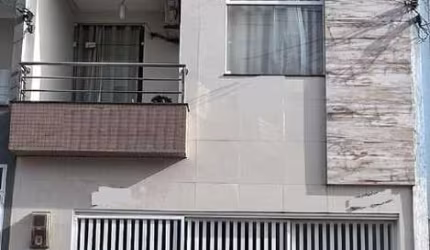 EXCELENTE SOBRADO PARA VENDER COM 05 QUARTOS 03 SUÍTES NO CENTRO EM ITABAIANA