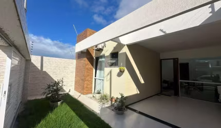 Conforto e Modernidade no Luar da Barra: Casa com Quintal e Área Gourmet!