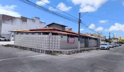 Casa de Esquina no Bairro Salgado Filho