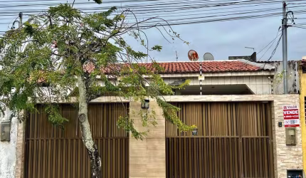 Vende-se Casa no Bairro Jabotiana por Apenas R$ 490.000!