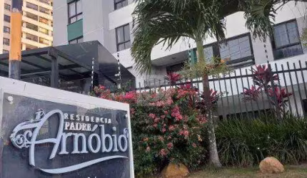 Condomínio Padre Arnóbio com 3 quartos sendo 2 suítes