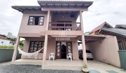 Casa à Venda – Praia de Bombas | 500m do Mar 