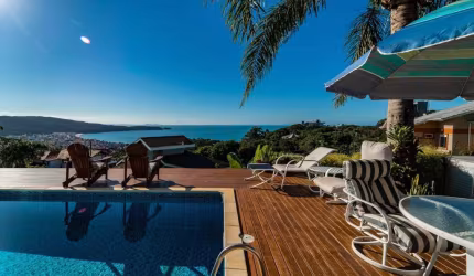 CASA EM CONDOMÍNIO COM VISTA PANORÂMICA