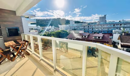 APARTAMENTO COM 02 SUÍTES PRÓXIMO À PRAIA