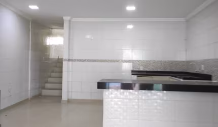 Vendo casa com 03 qtos 3 piso, com piscina mais 3 Kitnet em cima Na Matinha