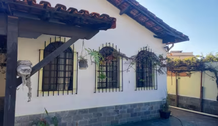 Casa Residencial lote inteiro 360m2 - Bairro Novo Eldorado- Contagem/MG