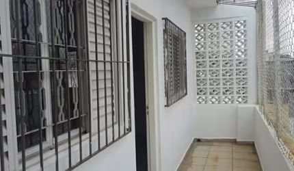 Sobrado para aluguel e venda com 370 metros quadrados com 4 quartos