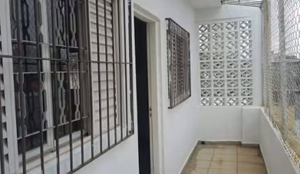 Sobrado para aluguel e venda com 370 metros quadrados com 4 quartos