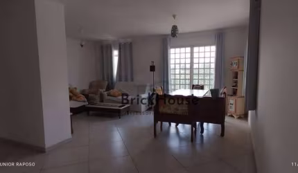 Casa com 4 dormitórios à venda, 180 m² por R$ 720.000,00 - Taboão - São Roque/SP