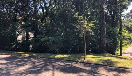 Terreno à venda no Bairro Reserva da Serra com 764 m² de área privativa