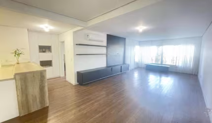Apartamento 01 Dorm. à venda no Bairro Centro com 118 m² de área privativa - 1 vaga de garagem
