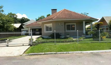 Casa 04 Dorm. à venda no Bairro Bela Vista com 238 m² de área privativa - 2 vagas de garagem