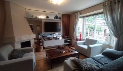 Casa 04 Dorm. à venda no Bairro Planalto com 140 m² de área privativa - 2 vagas de garagem