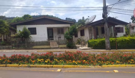 Terreno Comercial à venda no Bairro Várzea Grande com 2588 m² de área privativa