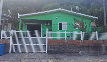 Casa 03 Dorm. à venda no Bairro Várzea Grande com 120 m² de área privativa - 1 vaga de garagem
