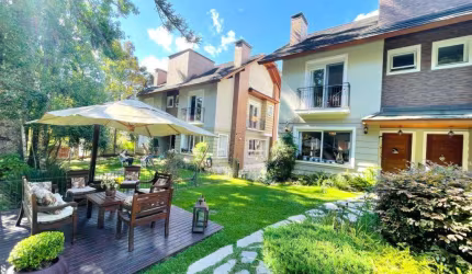Casa 03 Dorm. à venda no Bairro Vila Suzana com 161 m² de área privativa - 2 vagas de garagem