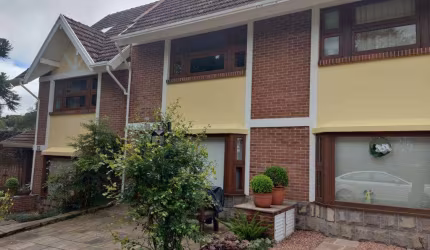 Casa 03 Dorm. à venda no Bairro Quinta da Serra com 227 m² de área privativa - 1 vaga de garagem