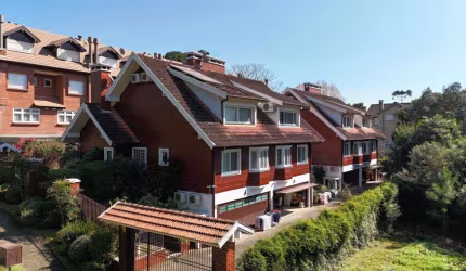 Casa 03 Dorm. à venda no Bairro Vila Suzana com 167 m² de área privativa - 2 vagas de garagem