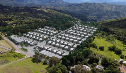 Casa 02 Dorm. à venda no Bairro Várzea Grande com 63 m² de área privativa - 1 vaga de garagem