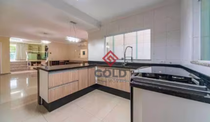 Sobrado com 3 dormitórios à venda, 210 m² por R$ 889.000,00 - Bangu - Santo André/SP
