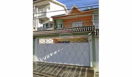 Sobrado 3 suítes 3 salas 3 vagas de garagem