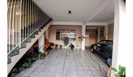 SOBRADO AMPLO COM 02 DOPRMITORIOS E 03 VAGAS