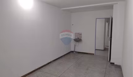 Aluga-se Sala Comercial com 16 m² - Localizado no Bairro Rodrigo Barreto - Arujá/SP