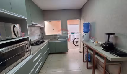 Vende-se Casa dos Sonhos em Jardim Bela Vista!