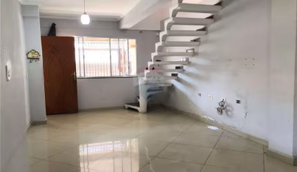 'Moderno Sobrado para Alugar em Guarulhos, SP: 2 Dorms'