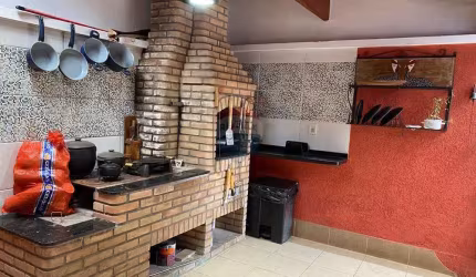 Sobrado de 150m Próximo ao Shopping Maia - Picanço