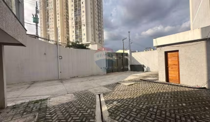 Aluguel de casa em condomínio 2 suítes