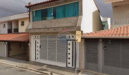 LOCAÇÃO: Salão comercial na Av. André Luiz, próxima a Rua Cachoeira