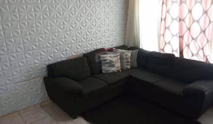 Casa Espaçosa à Venda em Jordanópolis!