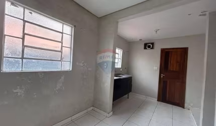 Casa com 02 dormitórios e 03 vagas próximo do metrô Tucuruvi