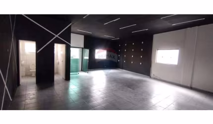 Salão comercial para locação bairro Cocaia 156m²