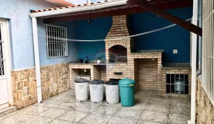 Casa com edícula para alugar