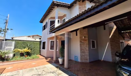 Sua Casa dos Sonhos em Jardim Santa Clara!