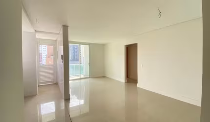 Apartamento com ótima localização no Champagnat