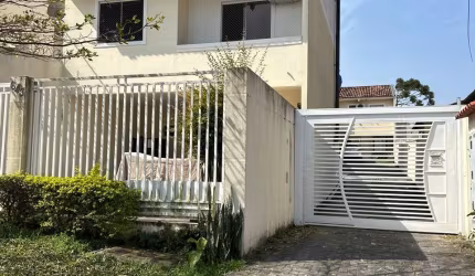 Lindo sobrado localizado no Bairro Alto