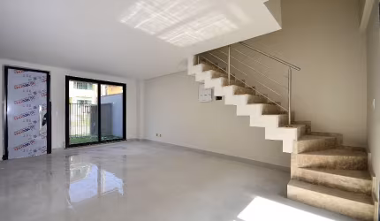 Belíssimo Sobrado no Cajuru com 3 quartos sendo 1 suíte 2 vagas