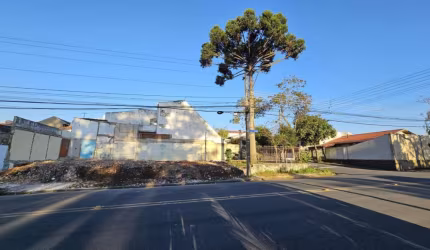 Belíssimo terreno no bairro Solar com Bairro Bacacheri