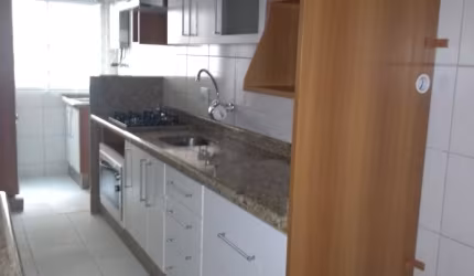 Apartamento com 3 Quartos e 2 banheiros à Venda, 64 m² por R$ 479.000